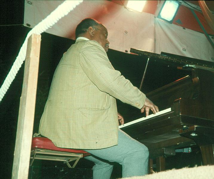 1975-40.jpg - 22.07.1975 19:00 Garden Stage
"Harlem Stompers":
Samy Price