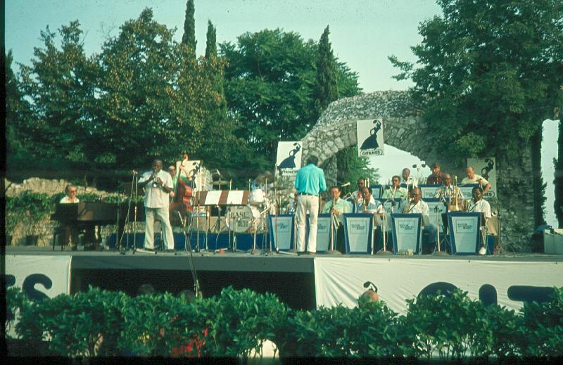 1976-001.JPG - Ellington 1940s 09.07.1976 17:00 Arena Stage
NYRC (Open Rehearsal): Dick Hyman, Cootie Williams, George Duvivier, Bobby Rosengarden, Joe Newman, Bob Wilber (verdeckt), Johnny Mince, Bootie Wood, Norris Turney,Al Cobb, Francis Williams, Budd Johnson, Jimmy Maxwell, Mighty Flea Connors, Bernie Privin, Heywood Henry