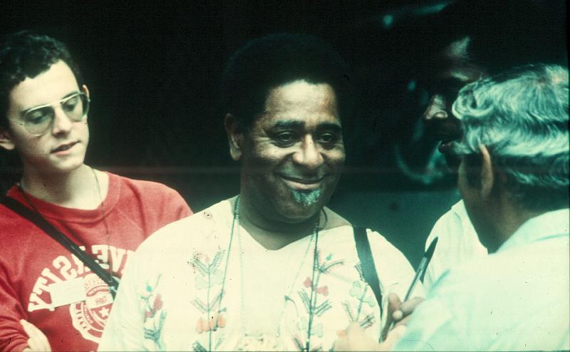 1976-010.jpg - Dizzy Gillespie off-stage 1975 (Foto Diethelm Schäffner)
