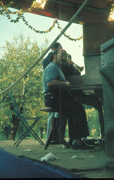 1976-014.jpg - Tootin' For Pops 13.07.1976 20:00 Garden Stage
Milt Buckner, Pee Wee Erwin