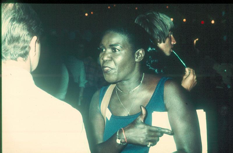 1976-023.jpg - Carrie Smith off-stage 1976 (Foto Diethelm Schäffner)