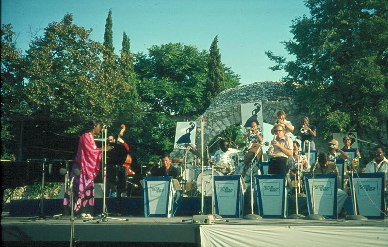 1976-034.jpg - 1976 Arena Stage
New York Repertory Company Carrie Smith a.o.