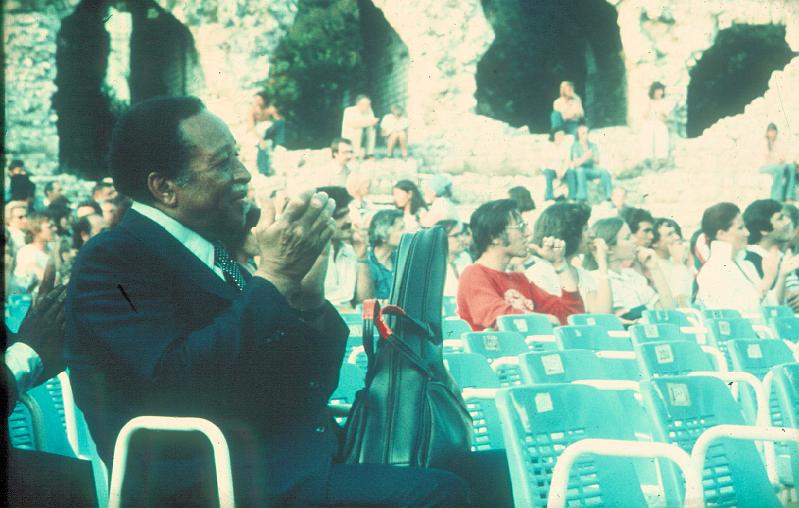 1976-071.jpg - 1976 Bobby Plater off-stage