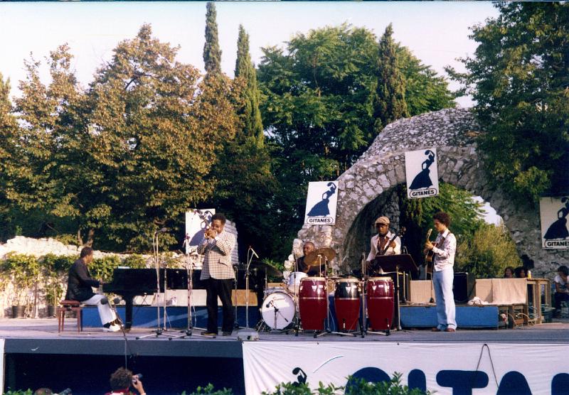 1976-103.jpg - 13.07.1976 Arena Stage 17:00 "Dizzy Gillespie Quartet": Dizzy Gillespie, Mickey Roker, Rodney Jones, Benjamin Brown, John Lewis