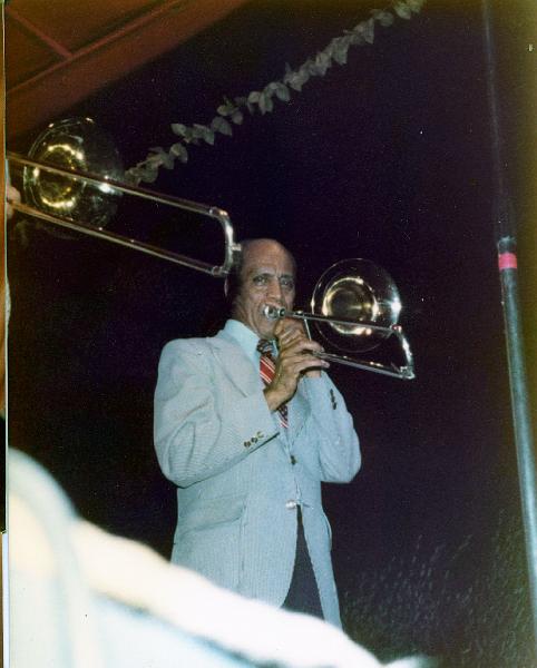 1976-107.jpg - 13.07.1976 Dance Stage 23:00 "Ringside at Condon's": Vic Dickenson