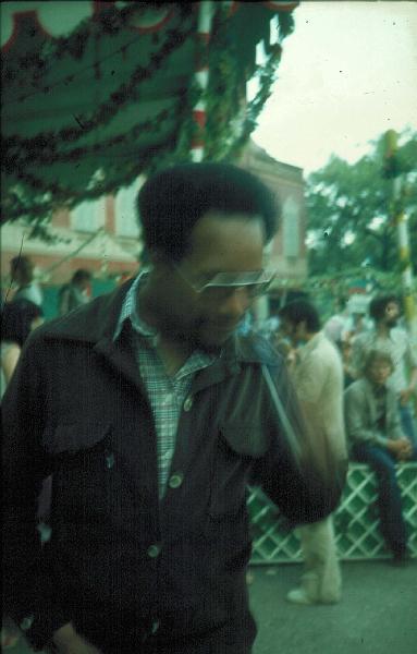 1977-048.jpg - 1977 Alan Dawson off-stage