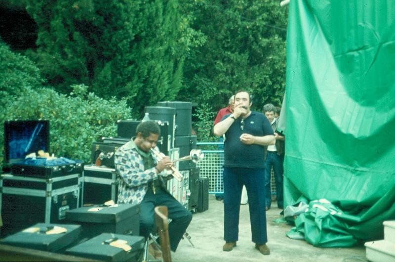 1977-050.jpg - 1977 Dizzy Gillespie off-stage