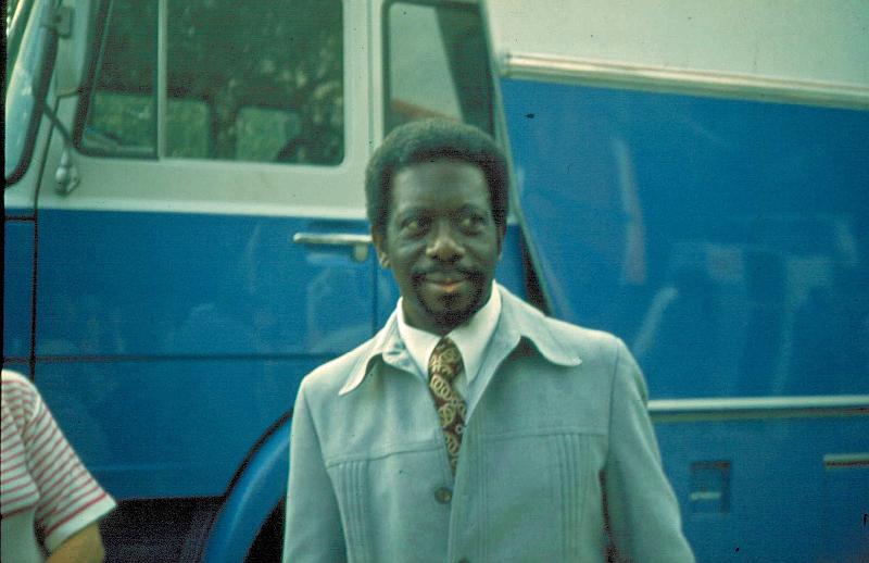 1977-059.jpg - 1977 Wallace Davenport off-stage