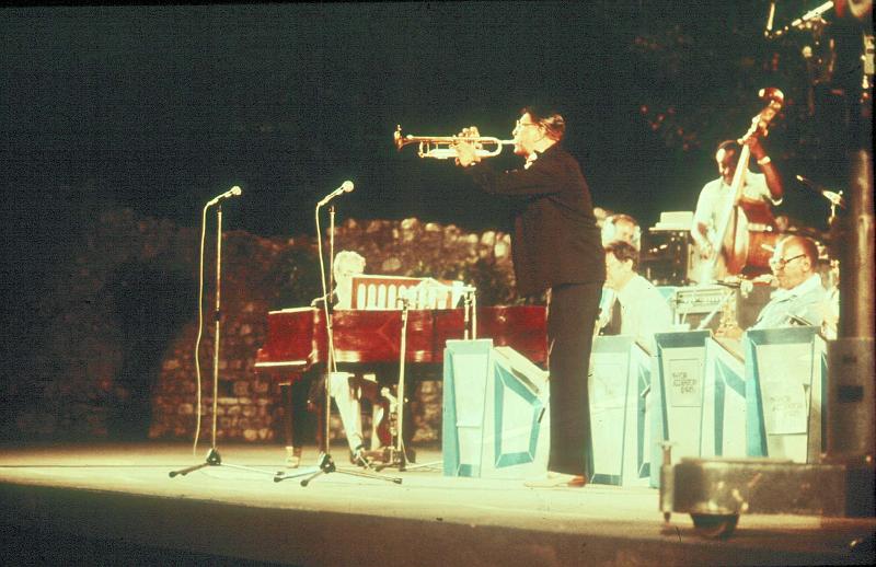 1977-DS08.jpg - 1977 Doc Cheatham, Milt Hinton (Foto Diethelm Schäffner)