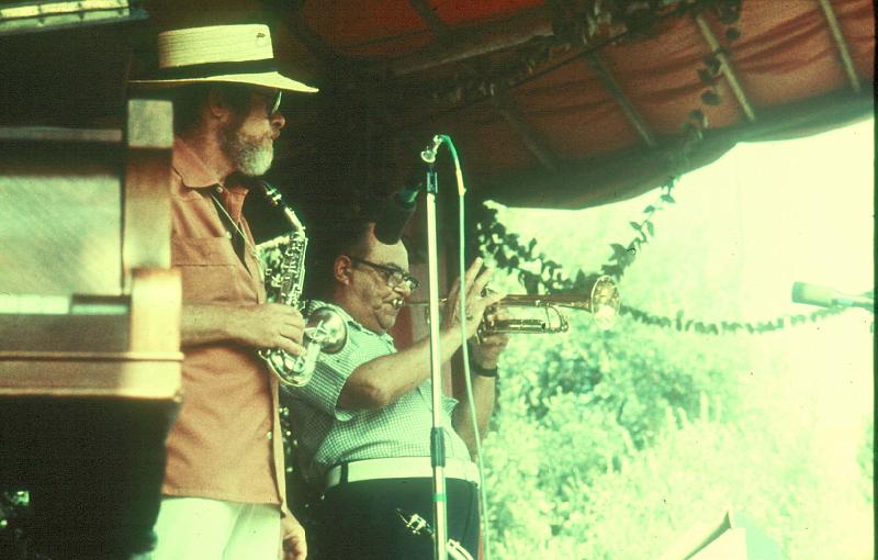 1977-DS09.jpg - 1977 Bob Wilber - Pee Wee Erwin (Foto Diethelm Schäffner)