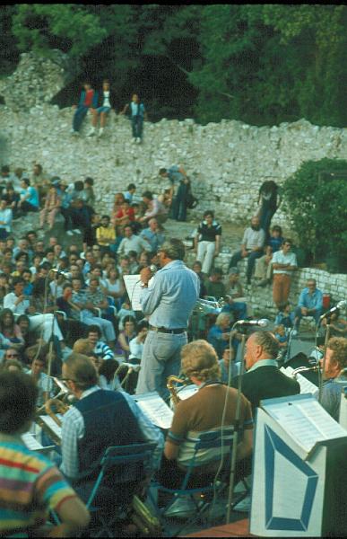 1978-017.jpg - 1978 Lionel Hampton All Star Big Band