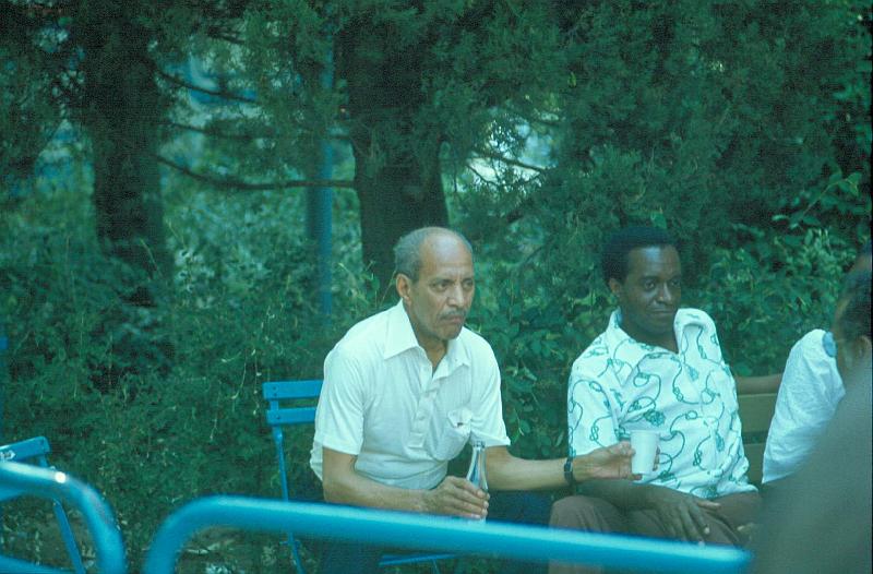 1978-024.jpg - 1978 Vic Dickenson, Jackie Williams off-stage