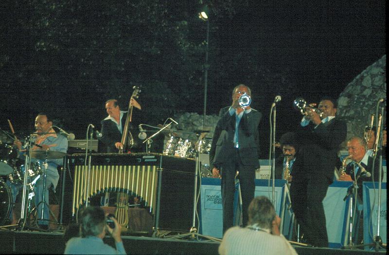 1978-041.jpg - 07.07.1978 Arena Stage
"Lionel Hampton All Star Big Band":
Lionel Hampton, Chubby Jackson, Joe Newman, Chales McPherson, Cat Anderson, Earl Warren, Kai Winding
