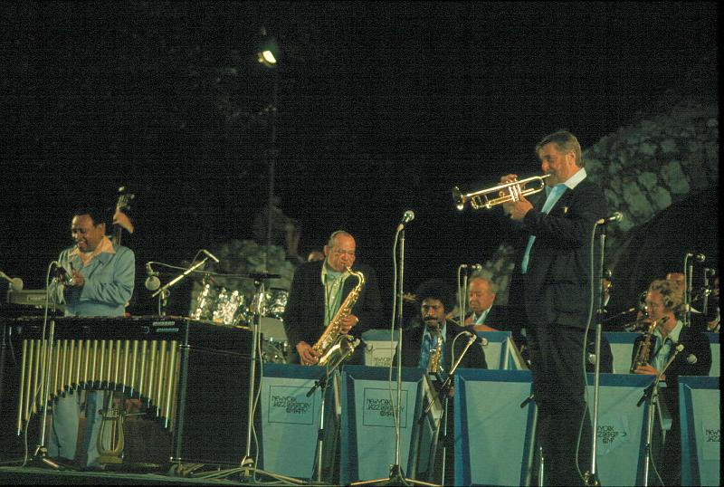 1978-042.jpg - 07.07.1978 Arena Stage
"Lionel Hampton All Star Big Band":
Lionel Hampton, Arnett Cobb, Charles McPherson, Billy Mackel, Jimmy Maxwell, Paul Moen