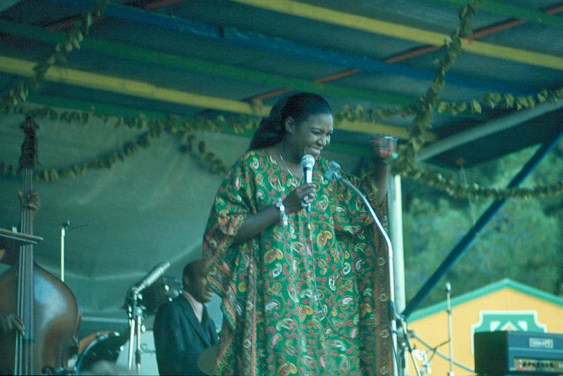 1978-063.jpg - 1978 Jo Jones, Carrie Smith