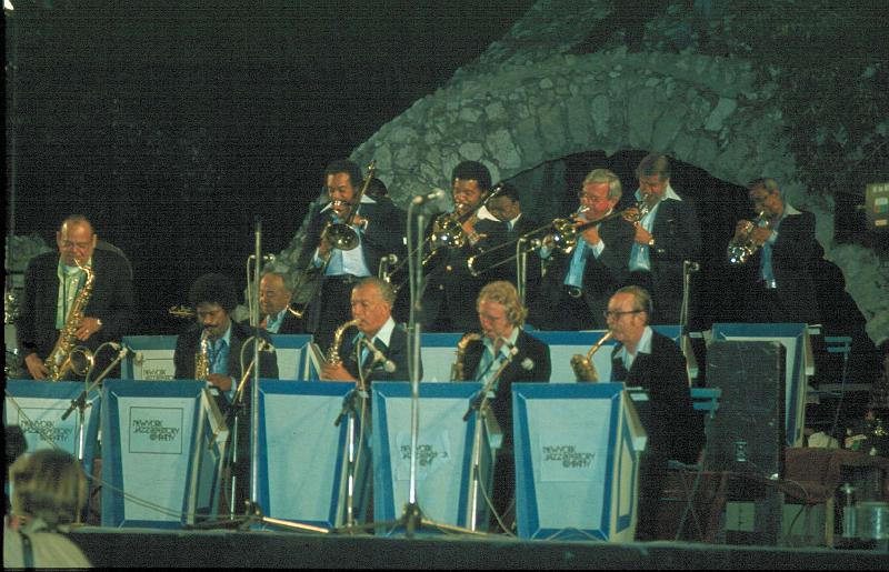 1978-118.JPG - 07.07.1978 Arena Stage
"Lionel Hampton All Star Big Band":
Arnett Cobb, Charels McPherson, Billy Mackel, John Gordon, Earl Warren, Benny Powell, Paul Moen, Cat Anderson, Kai Winding, Pepper Adams, Jimmy Maxwell, Joe Newman