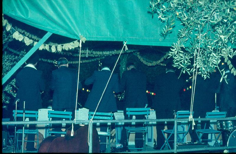 1979-009.jpg - 10.07.1979 Garden Stage
"Lionel Hampton All Star Big Band":
Brass Section - Benny Powell, Kai Winding, Curtis Fuller, Cheatham, Anderson, Maxwell, Newman