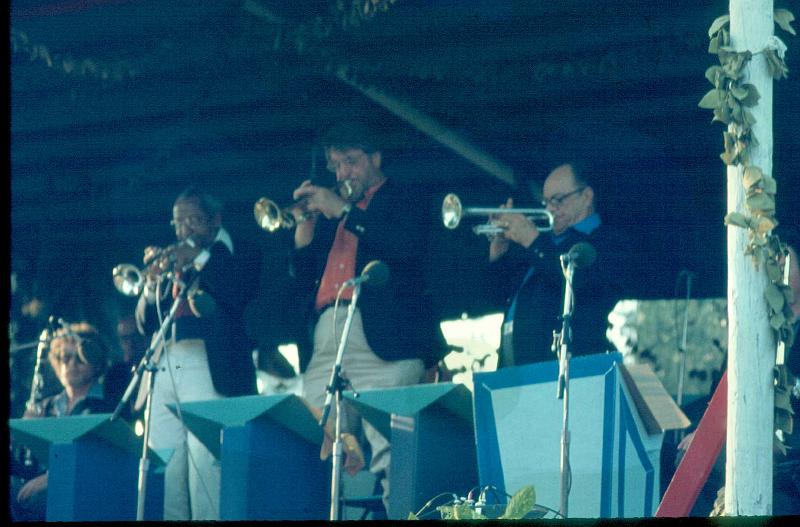 1979-050.jpg - 12.07.1979 Garden Stage
NYRC: Bob Wilber, Joe Newman, Jimmy Maxwell, Pee Wee Irwin