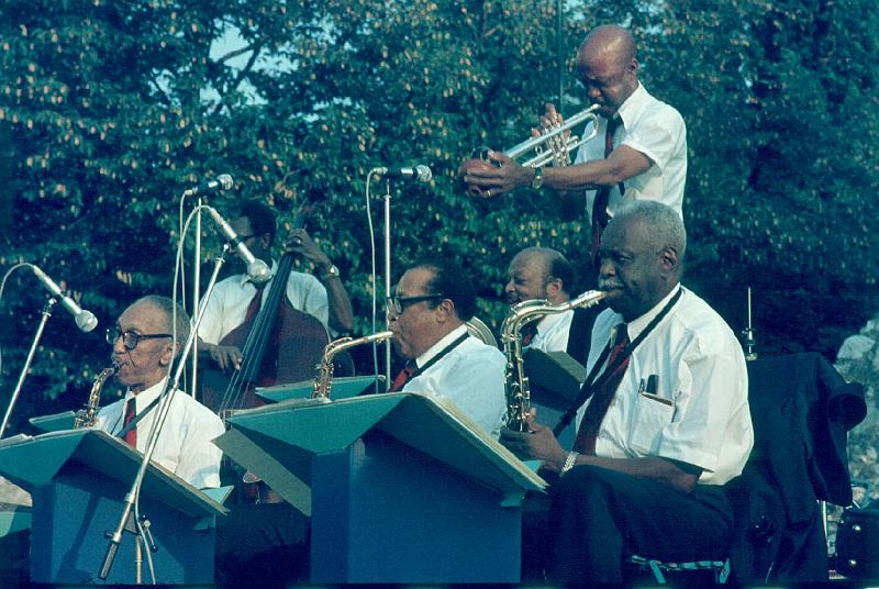1979-096.jpg - 08.07.1979 Arena Stage Panama Francis & His Savoy Sultans; Howard Johnson, Bill Pemberton, J. Smith, Frank Williams, Irwin Stokes, George Kelly