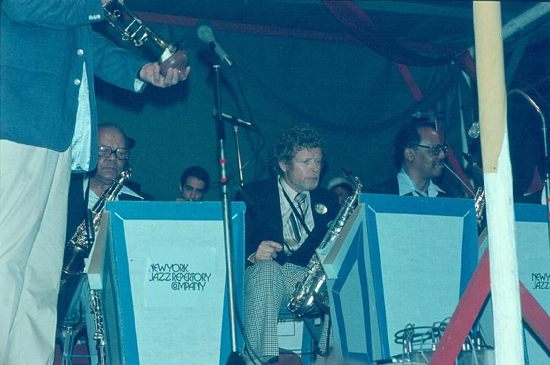 1979-104.jpg - 1979 Garden Stage
NYRC: Jimmy Maxwell, Budd Johnson, Dick Sudhalter, Bob Wilber, Norris Turney