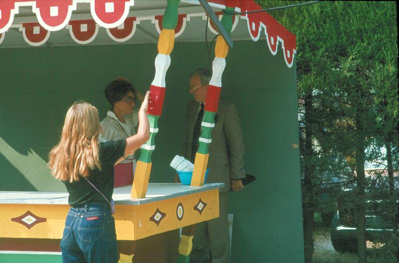 1980-23.jpg - 1980 Kai Winding & Family off-stage