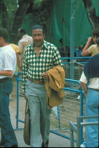 1980-44.jpg - 1980 Gus Johnson off-stage