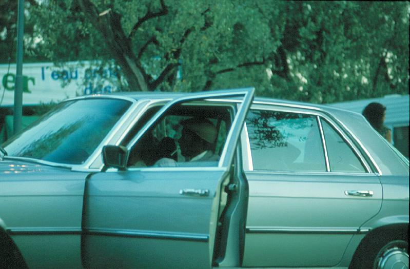 1981-43.jpg - 1981 Chuck Berry off-stage