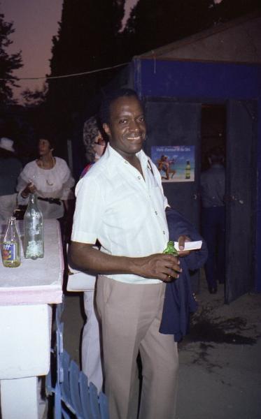 1982-03.jpg - 1982 Jackie Williams off-stage