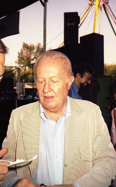 1982-20.jpg - 1982 Herb Ellis off-stage