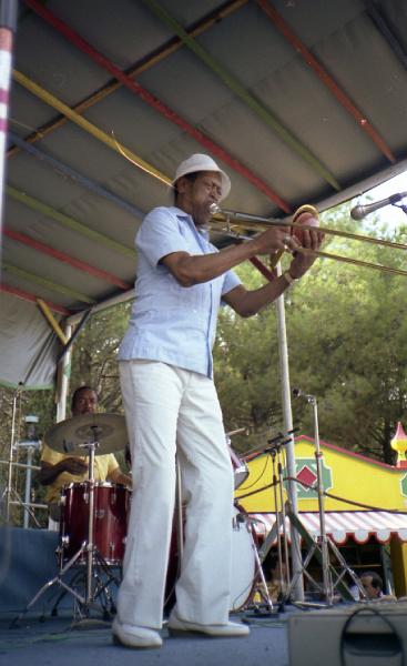 1982-52.jpg - 1982 Gus Johnson, Al Grey