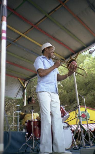 1982-53.jpg - 1982 Gus Johnson, Al Grey