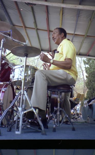 1982-57.jpg - 1982 Gus Johnson