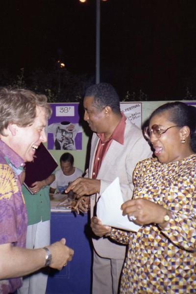 1982-68.jpg - 1982 Ray Brown off-stage