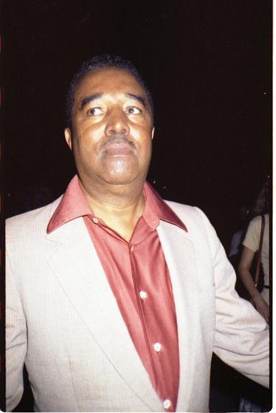 1982-70.jpg - 1982 Ray Brown off-stage