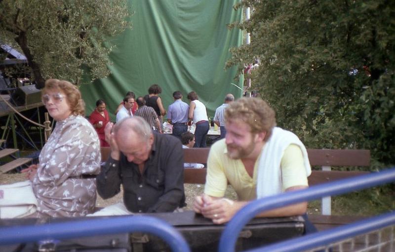 1983-018.jpg - 1983 Woody Herman, Jeff Hamilton off-stage