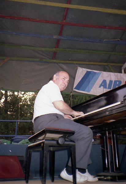 1983-024.jpg - 1983 George Wein