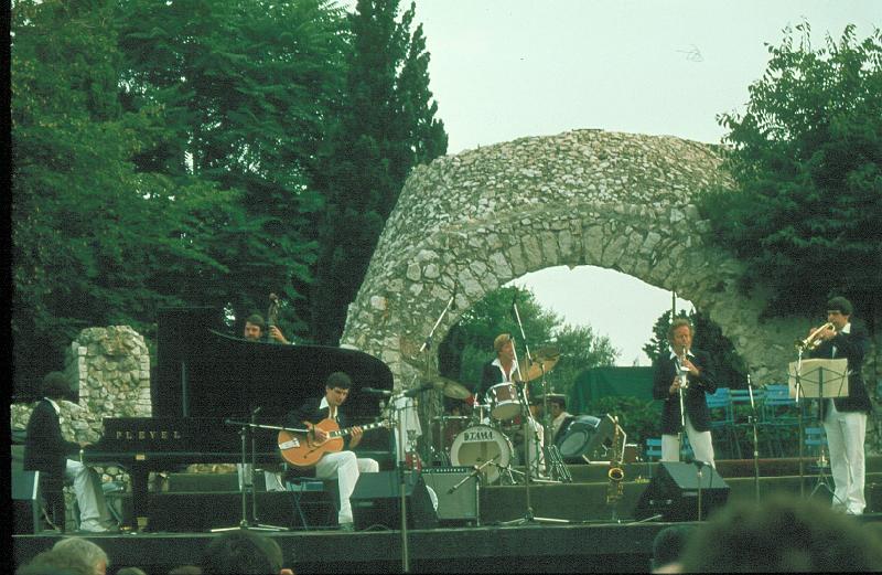 1983-036.jpg - 09.07.1983 Arena Stage
"Bob Wilber & The Bechet Legacy":
Mark Shangold, Todd Coolman, Michael Diderny, Butsch Miles, Bob Wilber, Randy Sandke