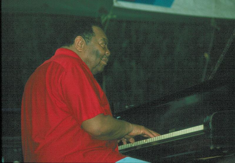 1983-053.jpg - 10.07.1983 Dance Stage
Jay McShann