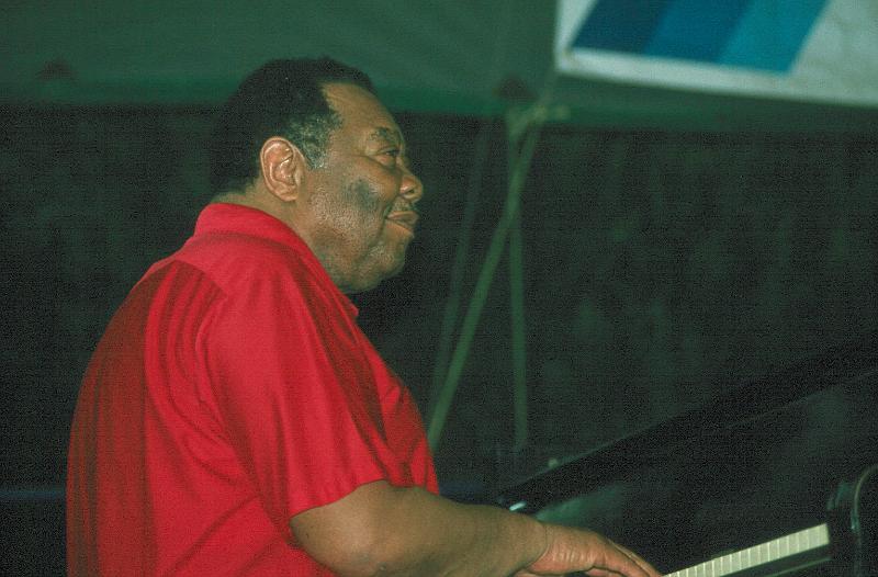 1983-054.jpg - 10.07.1983 Dance Stage
Jay McShann