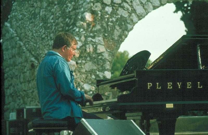 1983-057.jpg - 10.07.1983 Arena Stage
"Whorehouse Pianos":
Dick Wellstood