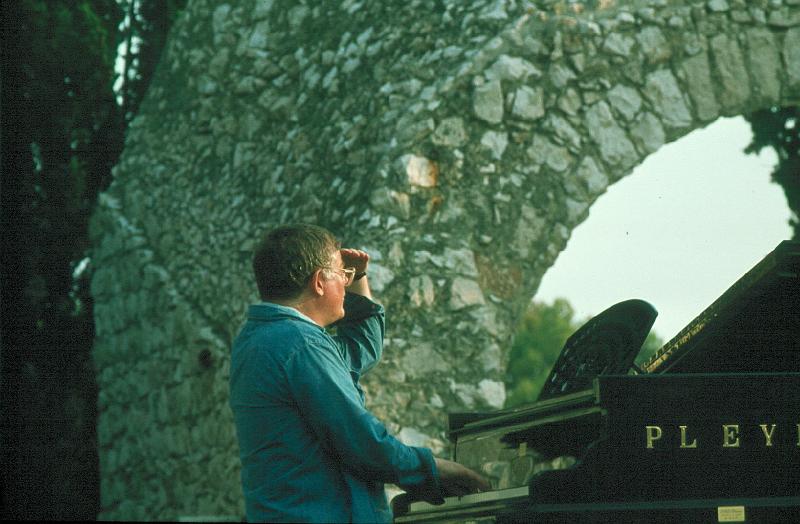 1983-058.jpg - 10.07.1983 Arena Stage
"Whorehouse Pianos":
Dick Wellstood