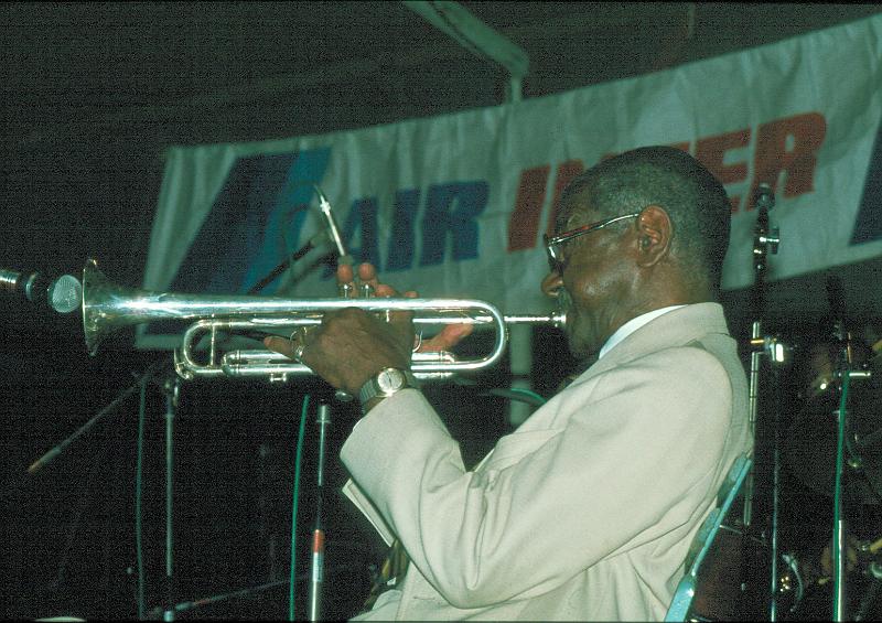 1983-082.jpg - 10.07.1983 Dance Stage
Jabbo Smith