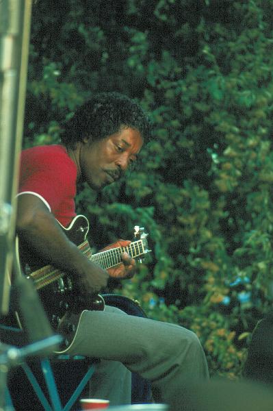 1983-136.jpg - 1983 Buddy Guy