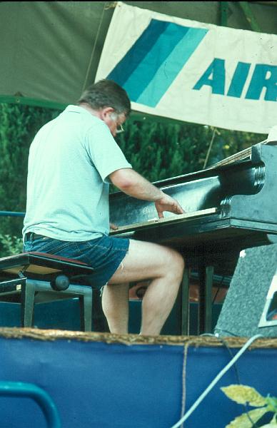 1983-150.jpg - 18.07.1983 Dance Stage
Dick Wellstood