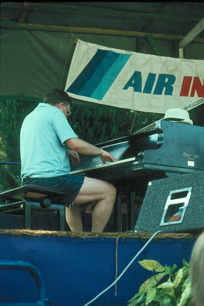 1983-151.jpg - 18.07.1983 Dance Stage
Dick Wellstood