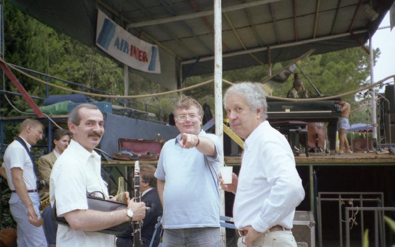 1983-174.jpg - 1983 John Marks, Scott Hamilton, Kenny Davern, Warren Vaché, Dick Wellstood, Bob Rosengarden off-stage