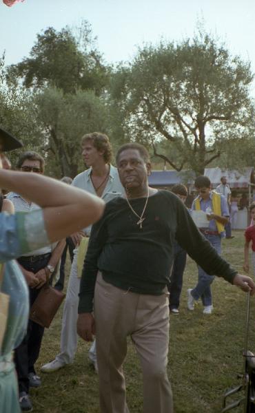 1983-191.jpg - 1983 Dizzy Gillespie off-stage