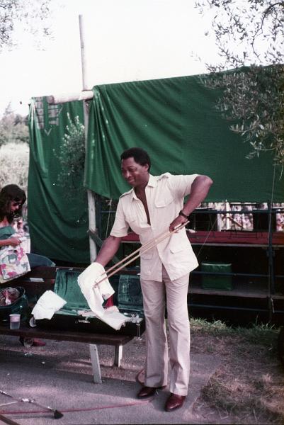 1983-198.jpg - 1983 Curtis Fuller off-stage