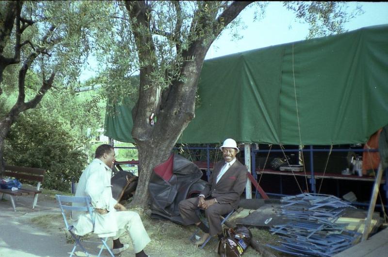 1984-001.jpg - 1984 John Lewis - Al Grey off-stage