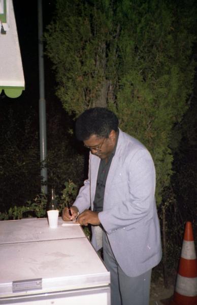 1984-006.jpg - 1984 Cedar Walton off-stage